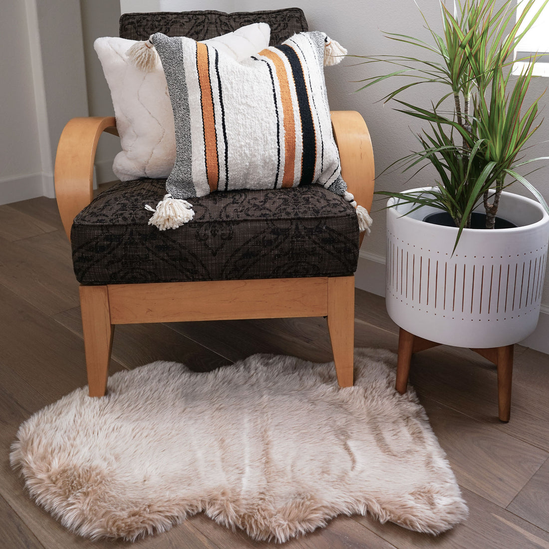 Faux Fur Rug | Beige | 26" x 36"