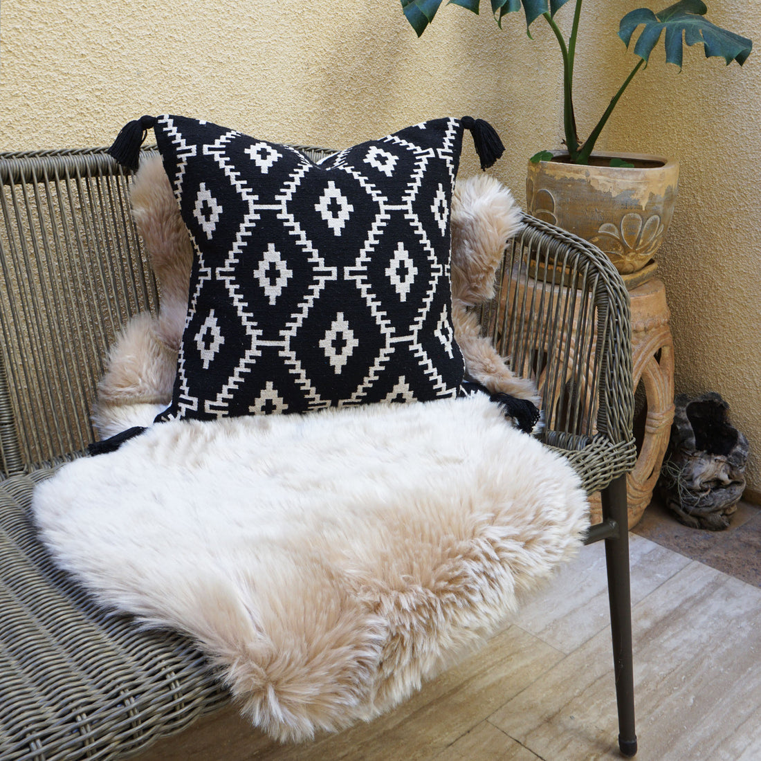 Faux Fur Rug | Beige | 26" x 36"