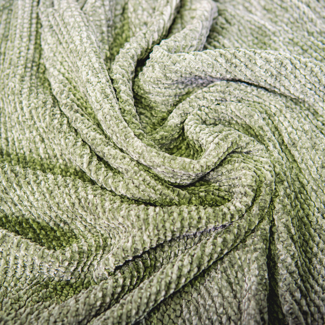 Scalloped Edge Chenille Throw Blanket | 50"x70"