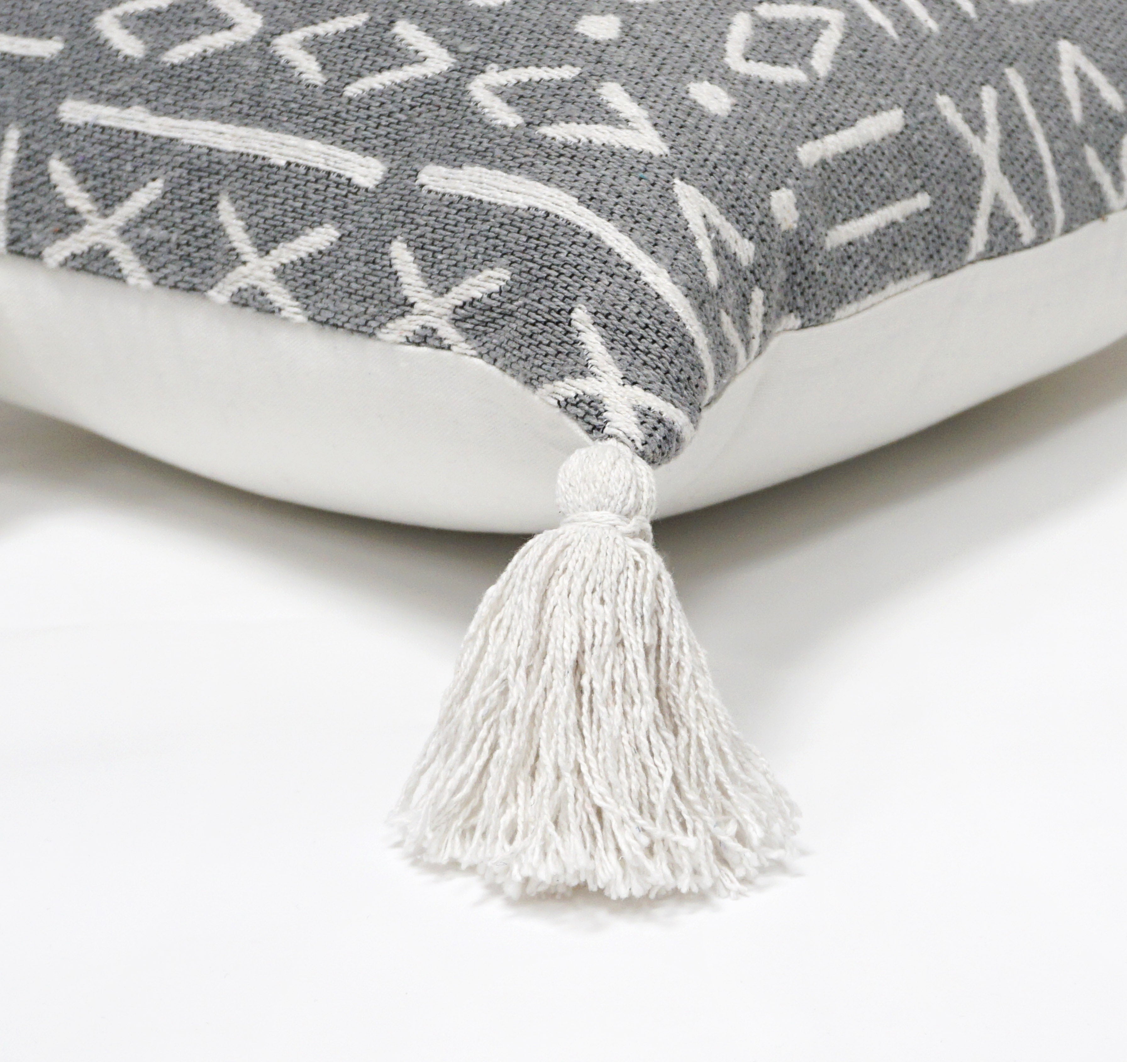 Dahlia Indian Throw Pillow Cover | Silver/White | 18"x 18"