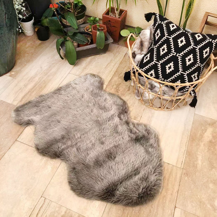 Faux Fur Rug | Taupe | 26" x 36"